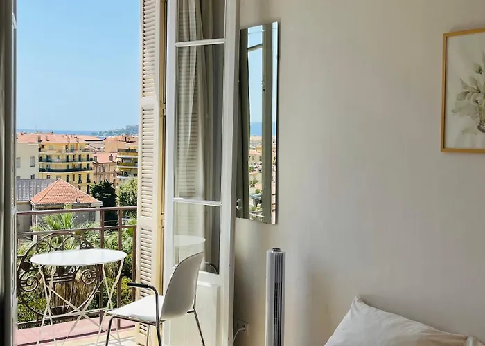 Avec Vue Panoramique - Du Louvre * Μεντόν